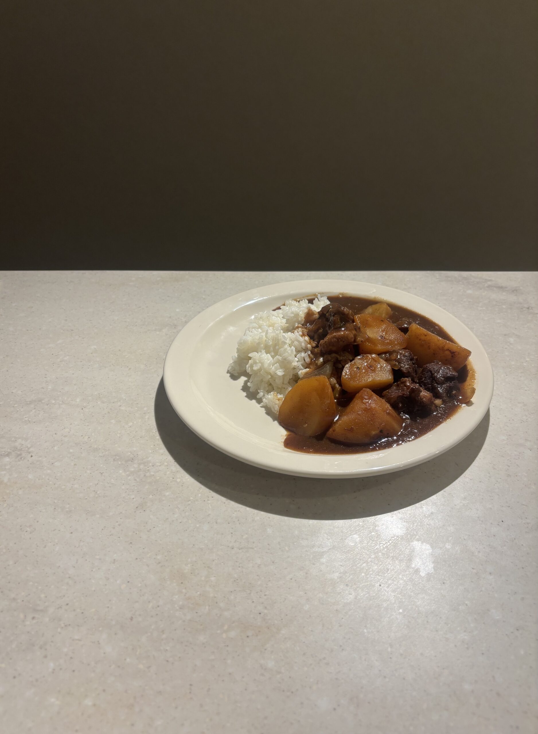 スネ肉カレー